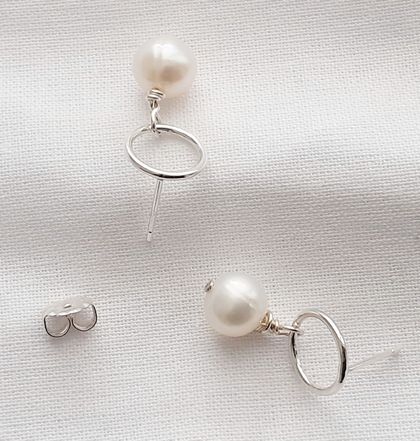 Pearl/Open Ring Studs